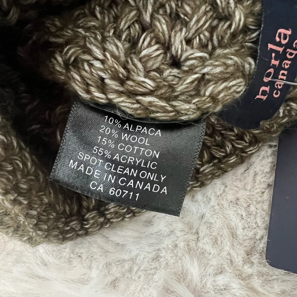 NWT Norla Canada Beanie Hat